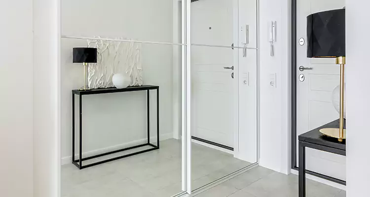 Mirrored Bifold Closet Doors Repair in Hallandale Beach, FL