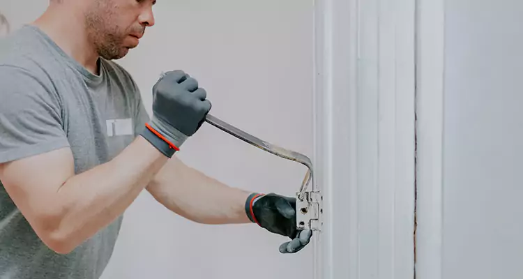 Cracked Door Jamb Repair in Hallandale Beach, FL