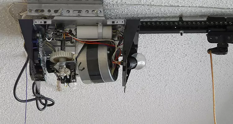 Emergency Garage Door Opener Repair in Hallandale Beach, FL