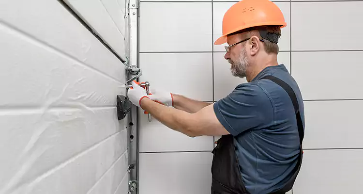 Emergency Garage Door Repair in Hallandale Beach, FL