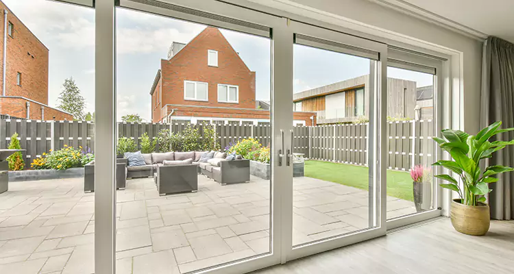 Best Sliding Screen Door Replacement Company in Hallandale Beach, FL