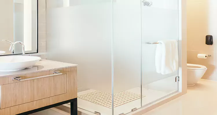 Expert Shower Door Fix and Repair in Hallandale Beach, FL