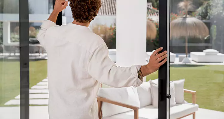 Sliding Screen Door Maintenance for Closing Issues in Hallandale Beach, FL